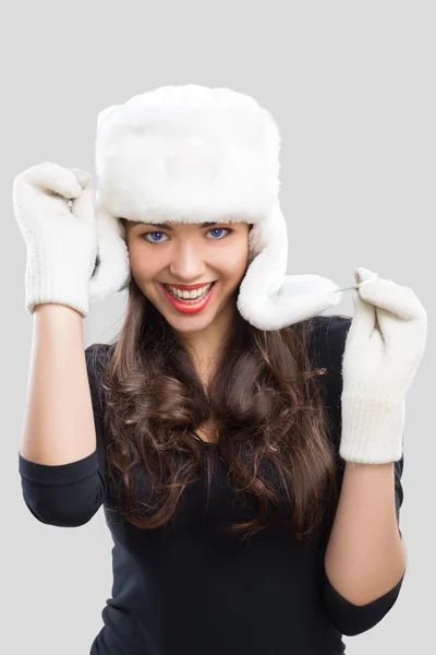 Beautiful young woman in winter clothes — Stock Photo, Image