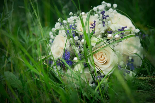 Bruids boeket op trouwdag — Stockfoto