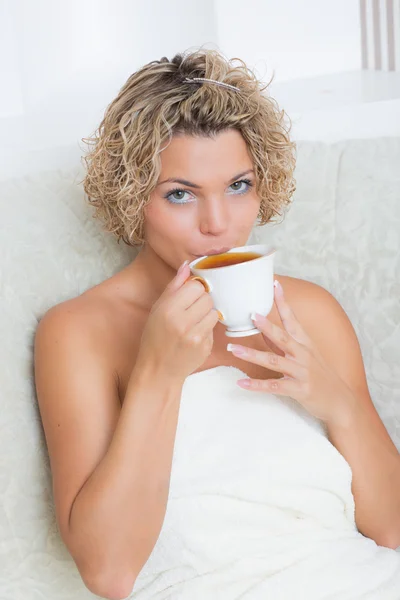 Girl with cup of tea — Stock Photo, Image