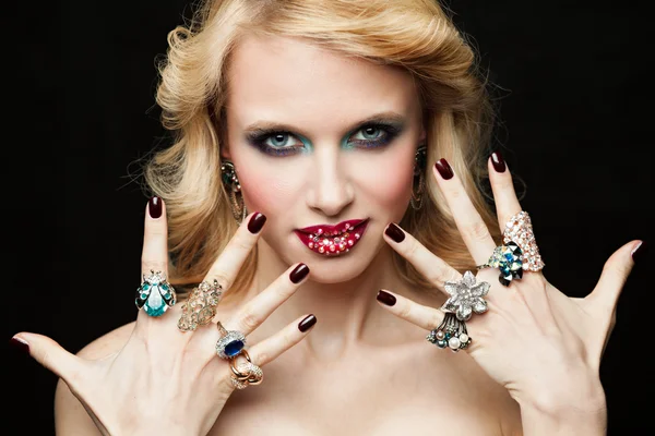 Portrait of beautiful girl with diamonds — Stock Photo, Image