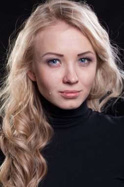 ağlayan kadın üzgün. trajik ifadesi.