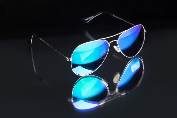 Färgade solglasögon. — Stockfoto