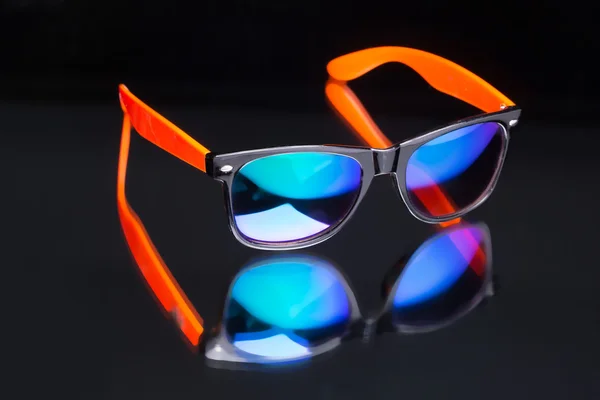 Цветные солнечные очки . — стоковое фото