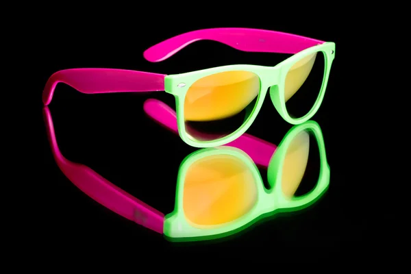 Gekleurde zonnebril. — Stockfoto