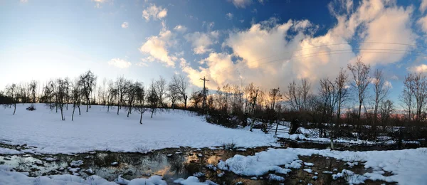 Inverno paisagem ensolarada — Fotografia de Stock