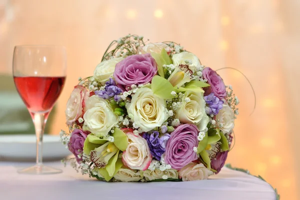 Wedding Bouquet on table — Stock Photo, Image