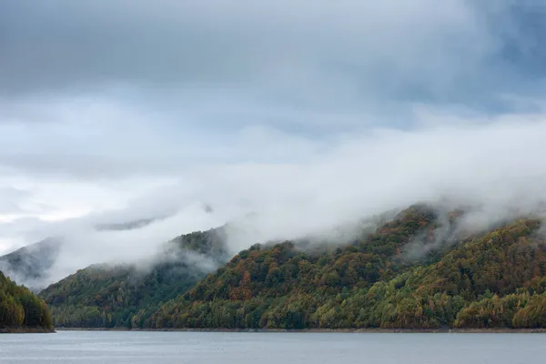 Autumn Landscape Fog Covering Forest Lake — Stock Photo, Image