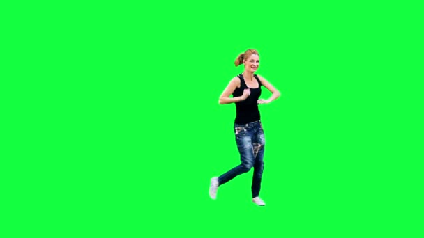 Tančící dívka na zeleném pozadí — Stock video
