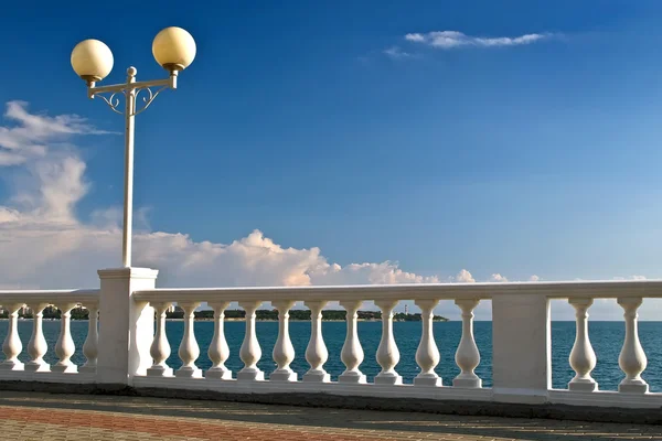 La côte de la mer Noire à Gelendzhik, Russie — Photo