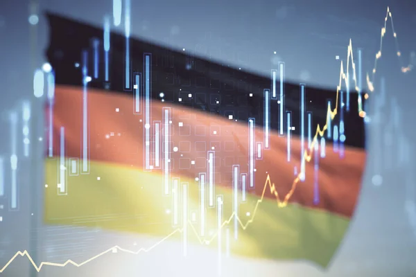 Absztrakt virtuális pénzügyi grafikon hologram zászló Németország és naplemente égbolt háttér, forex és befektetési koncepció. Többszörös expozíció — Stock Fotó