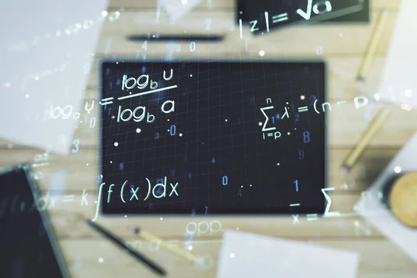 Conceito de fórmula científica criativa e tablet digital moderno em segundo plano, vista superior. Multiexposição — Fotografia de Stock