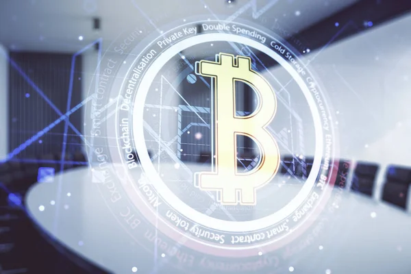 Dvojitá expozice kreativního bitcoinového hologramu na moderním pozadí zasedací místnosti. Koncept těžebního a blockchainu — Stock fotografie