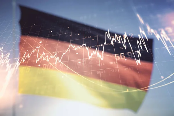 Abstraktní virtuální finanční hologram na pozadí německé vlajky a západu slunce, finanční a obchodní koncepce. Multiexpozice — Stock fotografie