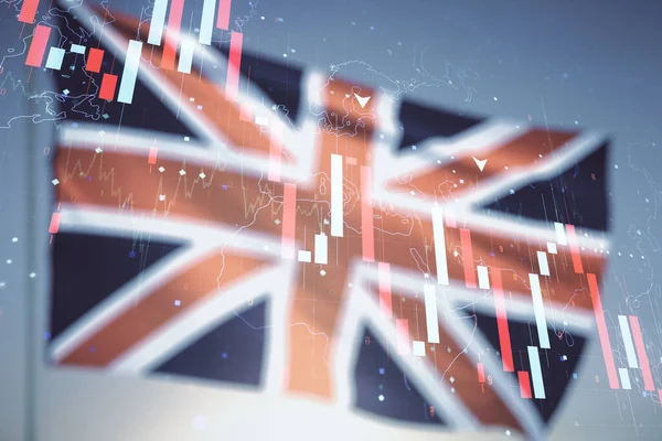 Carta de crisis económica y holograma del mapa mundial sobre bandera británica y fondo del cielo al atardecer, bancarrota y concepto de recesión. Multiexposición — Foto de Stock