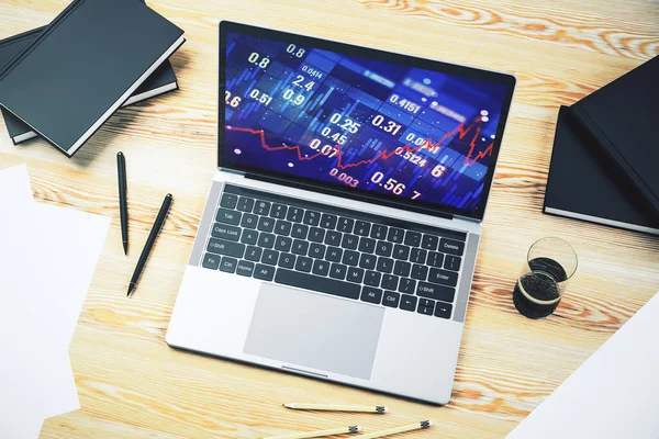 Gráfico financeiro criativo abstrato na tela do laptop moderno, forex e conceito de investimento. Renderização 3D — Fotografia de Stock