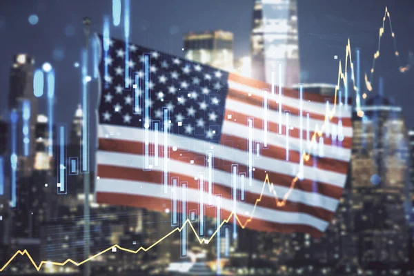 Exposition multiple de l'hologramme graphique financier virtuel abstrait sur le drapeau des États-Unis et le paysage urbain flou arrière-plan, forex et concept d'investissement — Photo