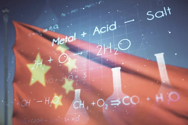 Hologramme de chimie créative sur fond de drapeau chinois et de ciel couchant, concept de recherche pharmaceutique. Multiexposition — Photo