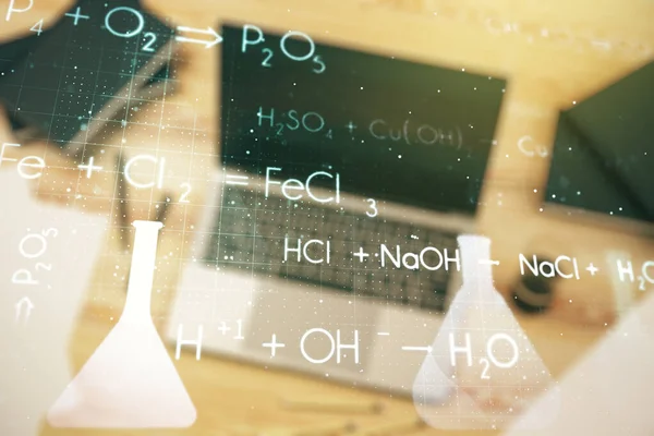 Ologramma creativo di chimica su priorità bassa moderna del computer portatile, concetto farmaceutico di ricerca. Multiesposizione — Foto Stock