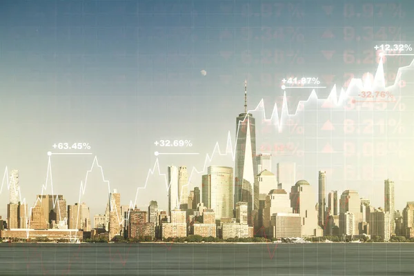 추상적 창조적 금융 차트의 두 번째 노출 뉴욕 마천 루 배경, 연구 및 전략 개념에 대한 홀로그램 — 스톡 사진