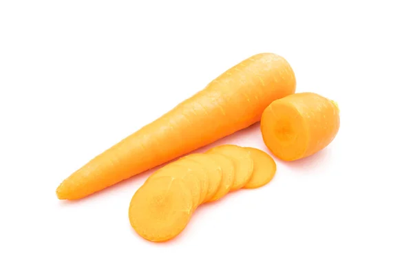 关闭新鲜的胡萝卜孤立在白色背景 食品和保健概念 — 图库照片