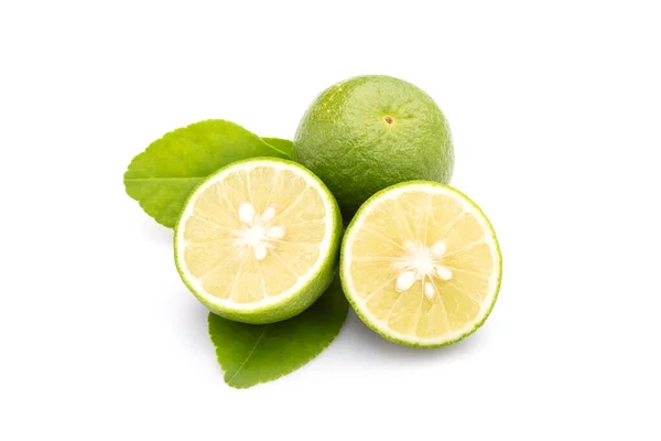 Фрагмент Тайської Лайми Common Lime Або Місцевого Вапна Ізольованого Білому — стокове фото
