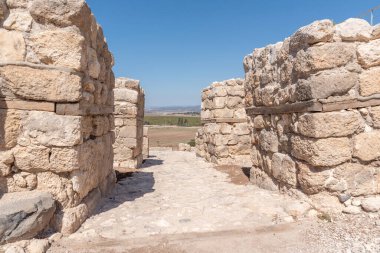 İsrail 'deki Tel Megiddo Ulusal Parkı' nın İsrail kapısı.