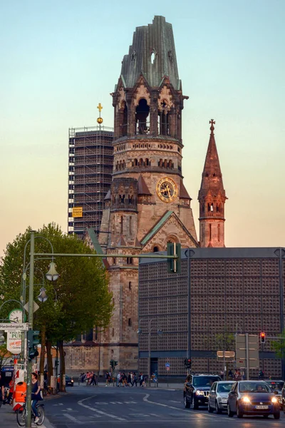 2016年10月5日德国柏林德皇威廉纪念教堂是一座受损的教堂塔 象征着柏林战后重建城市的决心 — 图库照片