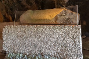 Bet She 'arim in Kiryat Tivon, İsrail' deki lahitli tabutların mağarası.