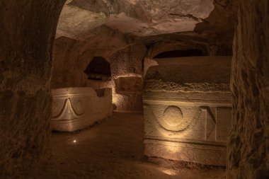 Bet She 'arim in Kiryat Tivon, İsrail' deki lahitli tabutların mağarası.
