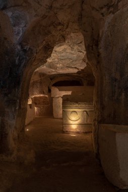 Bet She 'arim in Kiryat Tivon, İsrail' deki lahitli tabutların mağarası.