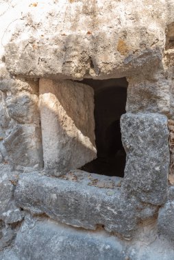 İsrail, Kiryat Tivon 'daki Bet She' arim 'deki Menorah Mağarası' ndaki Süvari Mağarası.