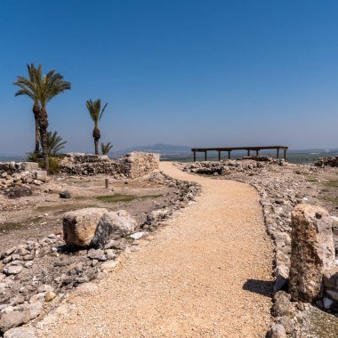 Tel Megiddo Ulusal Parkı ziyaretçi gölgeli izleme alanıdır. Mahşer olarak da bilinir..