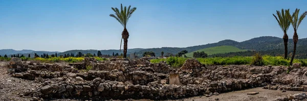 Tel Megiddo Ulusal Parkı 'nın panoramik manzarası bir arkeolojik alandır. Aynı zamanda Mahşer olarak da bilinir. İyi ve kötü arasındaki son savaşın verileceği yer..