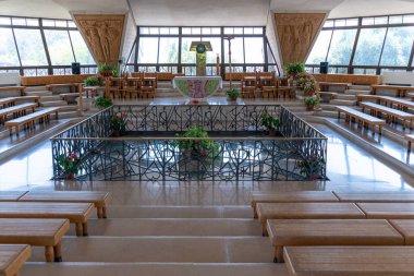 Capernaum, İsrail 18 Mayıs 2022 Capernaum 'da Aziz Peter Kilisesi' nin içinde Aziz Peter 'a ithaf edilmiştir.. 