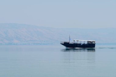 Galilee Denizi, İsrail 18 Mayıs 2022 Galilee Denizi 'nde sisli bir bahar günü.