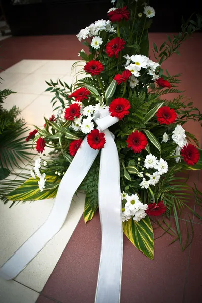 Flores funerárias — Fotografia de Stock