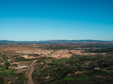 Guadix sahalarında uçan balonla panoramik hava manzarası