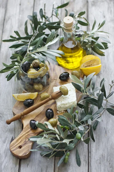 Aceitunas y aceite de oliva — Foto de Stock