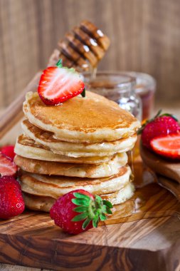 çilek ve ballı krep