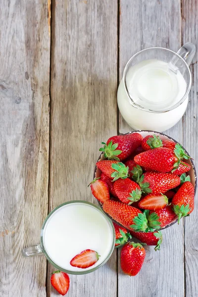 Fragola e latte — Foto Stock
