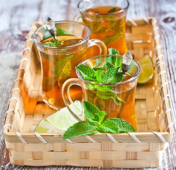 Turlish tea with mint — Stock Photo, Image