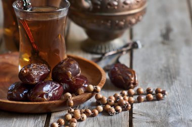 Arapça çay, tespih ve tarihleri