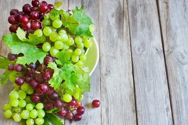 Green and red grape background — Stock Photo, Image