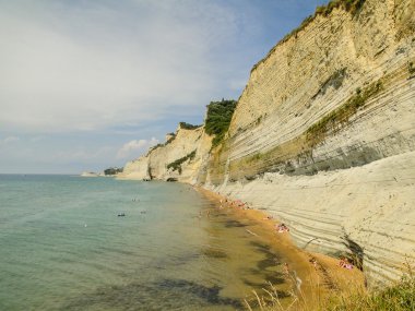 kireçtaşı uçurumun Korfu, Yunanistan