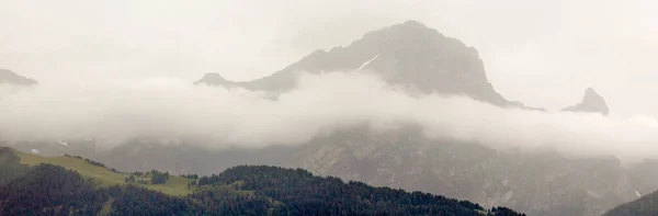 Alpine Landscape Mountain Peak Clouds — 图库照片