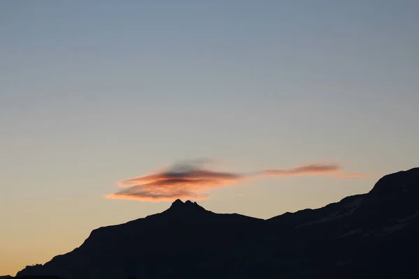 Alpine Scenery Mountain Peak Cloud Morning Light — Φωτογραφία Αρχείου