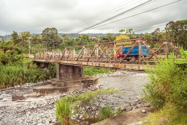 Мост в Туриальба-Коста-Рике — стоковое фото
