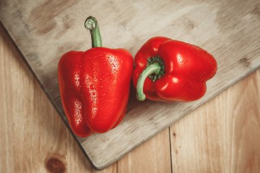 Kırmızı bell kağıt