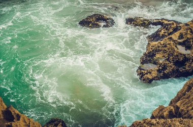 kaya okyanus görmek