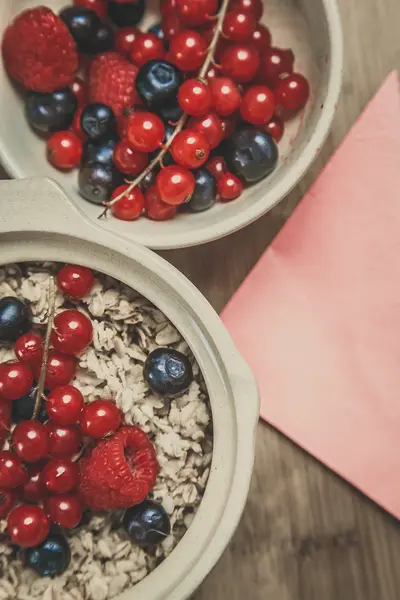 çilek ile yulaf ezmesi